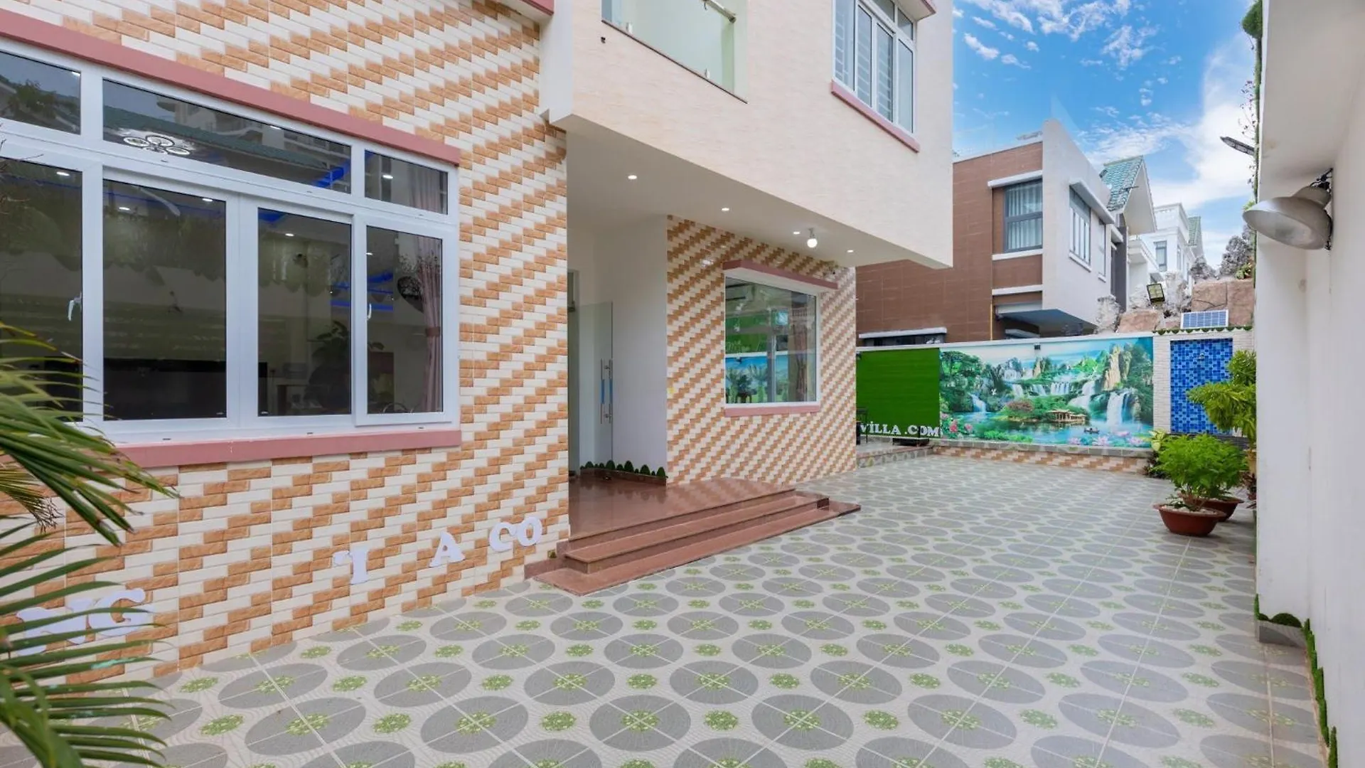Villa B2-9 Long Cung - 8 Phong Ngu