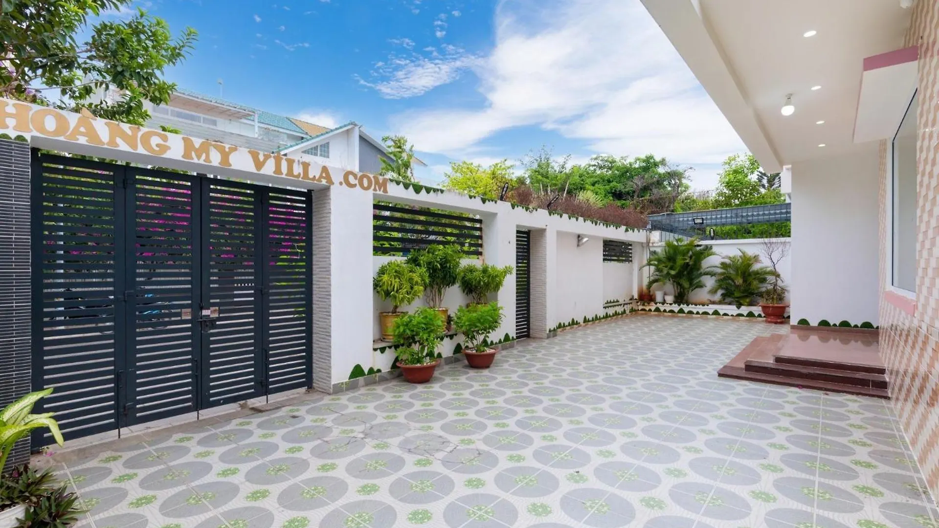 Villa B2-9 Long Cung - 8 Phong Ngu Vietnam